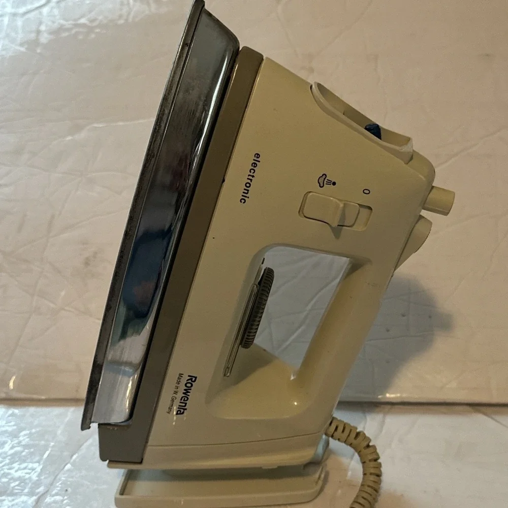 Vintage ROWENTA STEAM IRON DA804 1200W